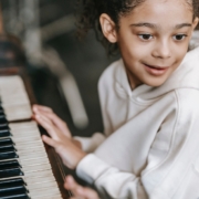 Piano Lessons For KIds | Piano Lessons | Yoly Music